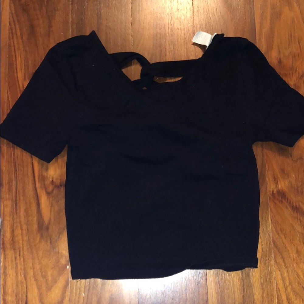 Black croptop